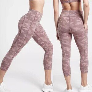 Athleta Ultimate Stash Pocket Textured Camo Capri Leggings Pink‎ High Rise XXS